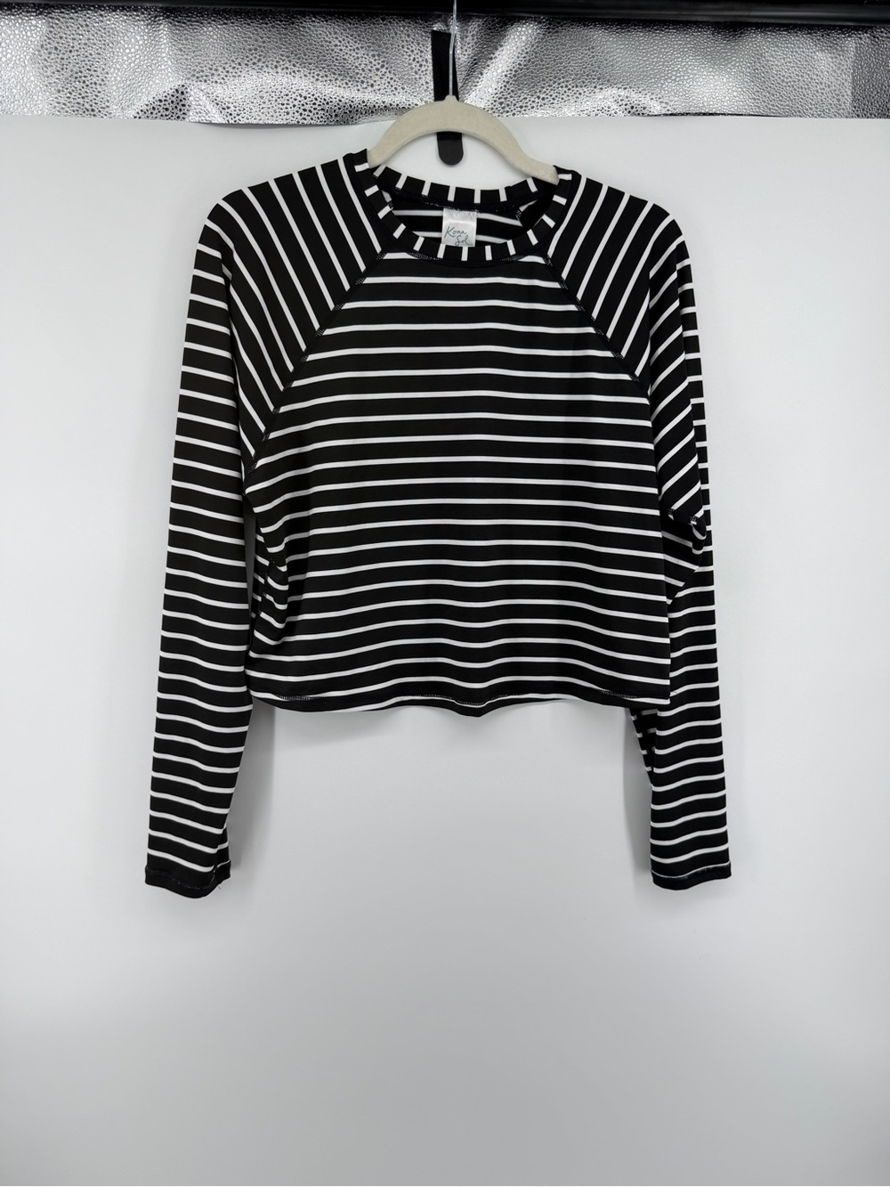 Kona Sol Beach‎ Swimwear Black White Striped Long Sleeve Crop Rash Guard Top SzL